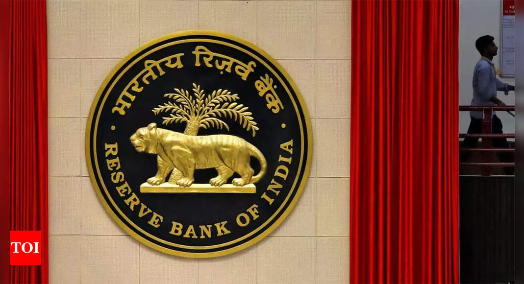 india’s reserve bank panel recommends privatizing state-owned banks