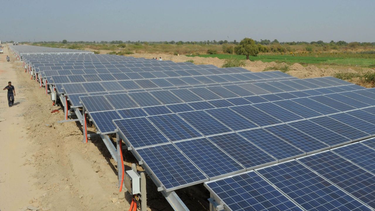 world’s largest solar power plant in gujarat added to india’s grid